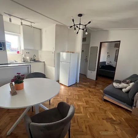 Apartment Romantic Place With The View At Synagogue
