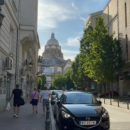 Apartment Romantic Place With The View At Synagogue Novi Sad